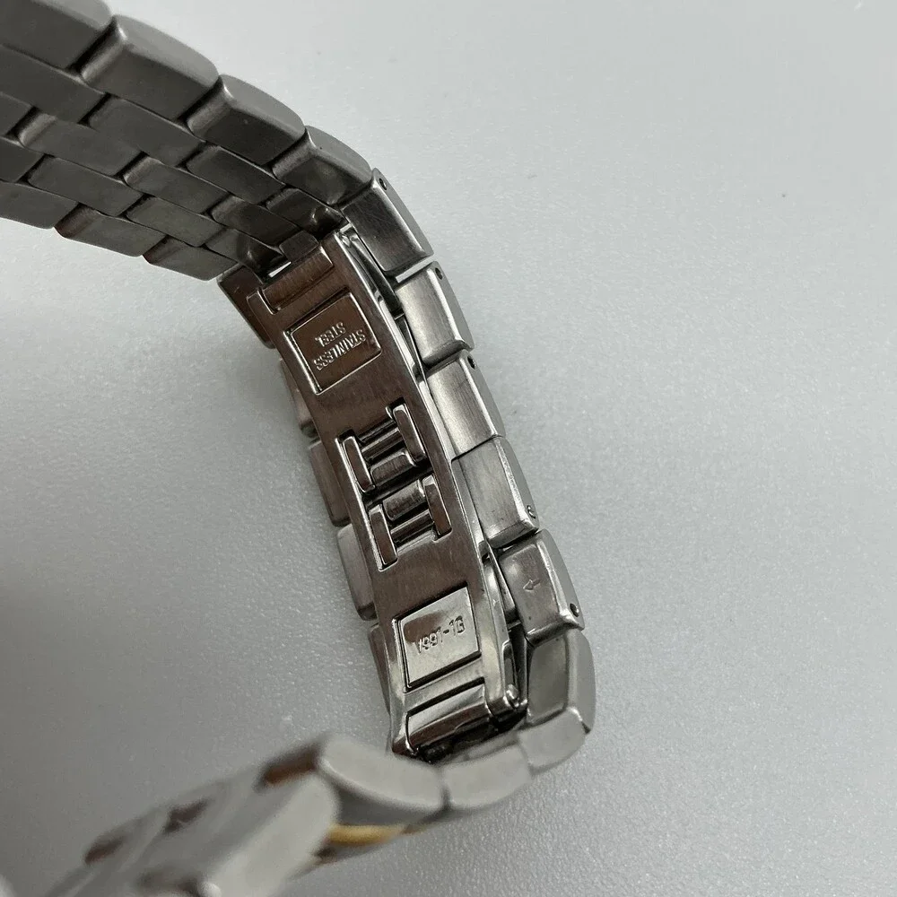 Movado see photos